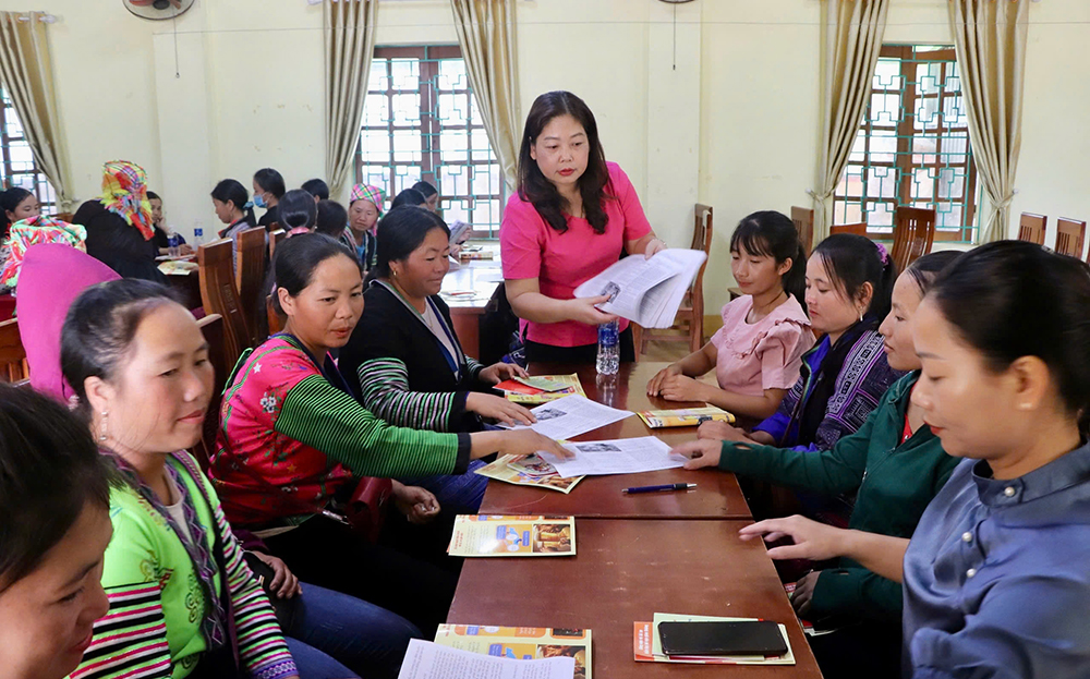 Hội LHPN tỉnh tổ chức tập huấn công tác an toàn vệ sinh thực phẩm cho phụ nữ Mù Cang Chải.