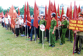 Thành phố Yên Bái ra quân tăng cường tuyên truyền phòng chống ma túy năm 2009. (Ảnh: Nguyễn Thanh Nghị)
