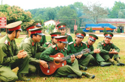 Phút giải lao trên thao trường. (Ảnh: Thanh Phúc)

