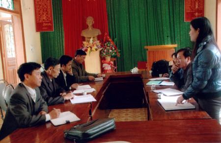 Đoàn công tác của Sở Lao động - thương binh và Xã Hội tỉnh kiểm tra việc thực hiện Dự án “Tăng cường năng lực dạy nghề năm 2010” tại xã Quy Mông (huyện Trấn Yên).
