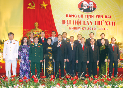 Đoàn đại biểu của Đảng bộ tỉnh Yên Bái tham dự Đại hội đại biểu toàn quốc lần thứ XI của Đảng.