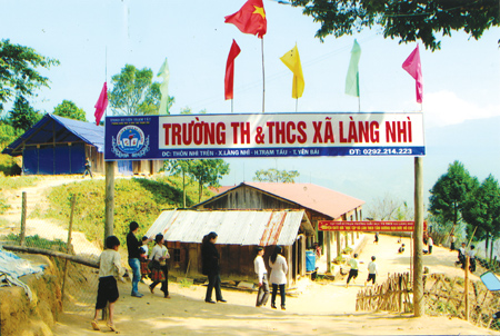 Trường TH và THCS Làng Nhì.