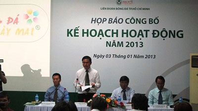 Ông Trần Anh Tú phát biểu tại buổi họp báo.