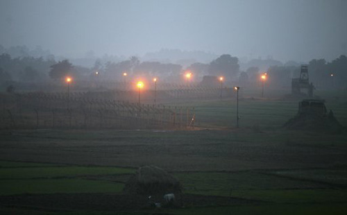 Các chốt an ninh Ấn Độ dọc biên giới giữa Ấn Độ và Pakistan ở Suchetgarh.