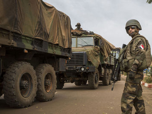 Quân đội Pháp đang yểm trợ quân đội chính phủ Mali tiến dần về phía bắc.