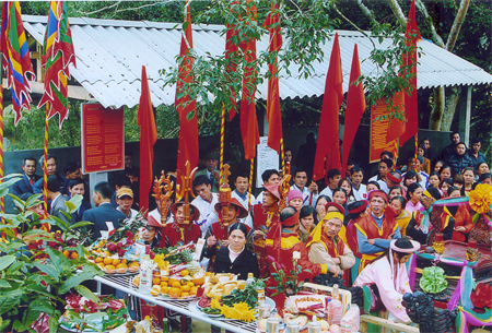 Lễ hội đầu xuân ở đền Hòa Cuông (Trấn Yên).