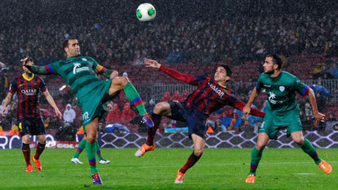 Barca gặp một chút khó khăn sau khi sớm bị dẫn trước