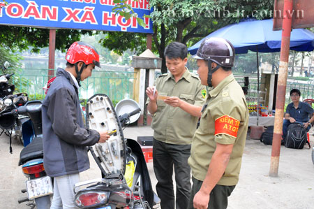 Lực lượng công an xã, thị trấn ở Văn Yên thường xuyên tuần tra, kiểm soát tại các khu vực đông dân cư.