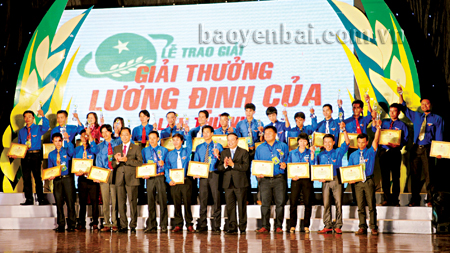 Lễ trao giải thưởng Lương Định Của là hoạt động nổi bật của Festival Thanh niên nông thôn toàn quốc lần thứ Nhất.