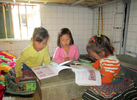 Từ tinh thần hiếu học của dòng họ Giàng, các em gái dân tộc Mông ở xã Suối Giàng giờ đây đã được đến trường học hành.