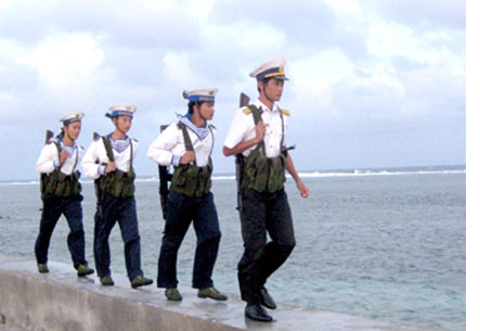 Những người lính trên đảo Trường Sa ngày đêm bảo vệ vùng biển thiêng liêng của Tổ quốc. (Ảnh: Internet)