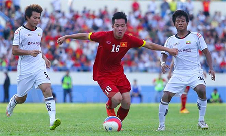 Thanh Bình (số 16) lỡ cơ hội dự giải châu Á cùng U23 Việt Nam.