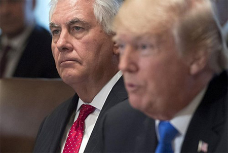 Ngoại trưởng Mỹ Rex Tillerson (bên trái) được cho là người đề ra sáng kiến tổ chức hội nghị ở Vancouver.