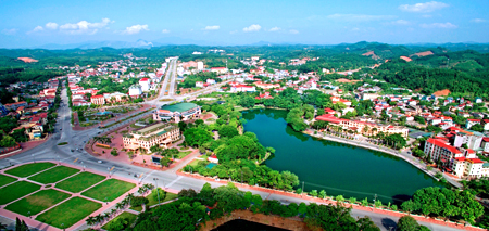 Những hồ nước đã góp phần tạo cảnh quan đẹp cho thành phố Yên Bái.  (Ảnh: Thanh Miền)
