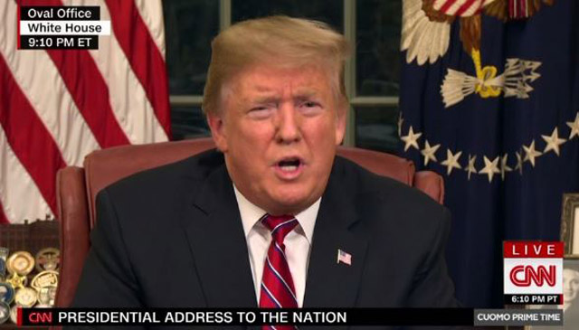 Tổng thống Mỹ Donald Trump phát biểu trên sóng truyền hình trực tiếp.
