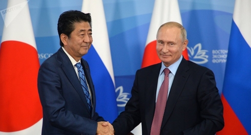 Thủ tướng Nhật Bản Shinzo Abe và Tổng thống Nga Vladimir Putin.