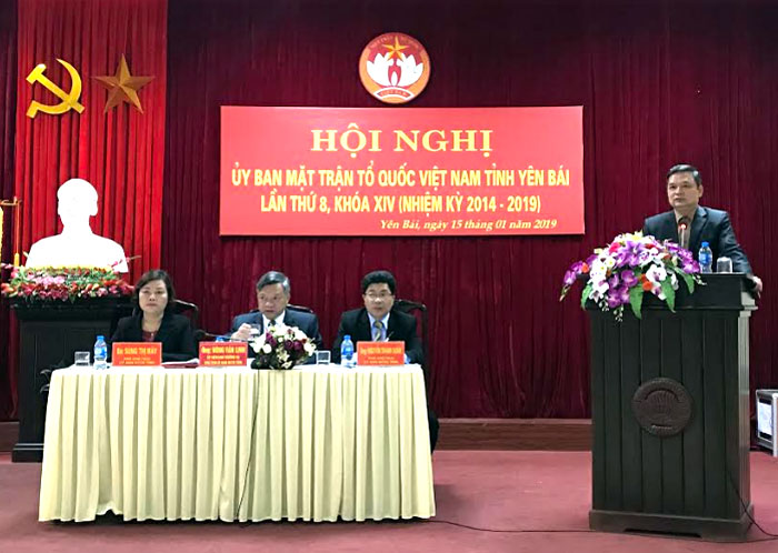 Đồng chí Dương Văn Thống – Phó Bí thư Thường trực Tỉnh ủy, Trưởng Đoàn Đại biểu Quốc hội tỉnh khóa XIV phát biểu tại Hội nghị.
