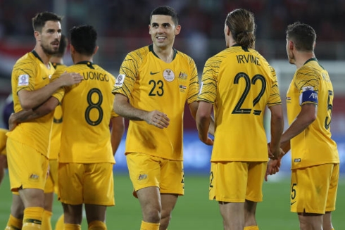 ĐT Australia giành quyền vào vòng 16 đội với tư cách nhì bảng B.