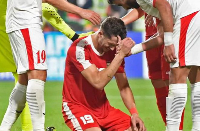 Mahmoud Wadi bật khóc sau khi Palestine chỉ giành 1 điểm trước Jordan.