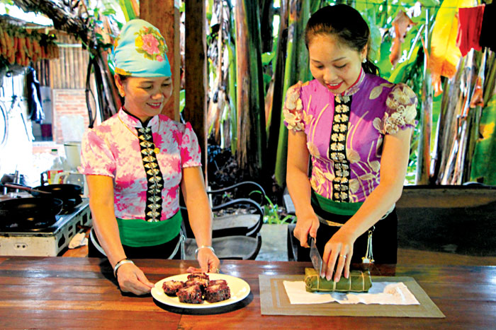 Đến tham quan, trải nghiệm tại bản du lịch Sà Rèn, du khách sẽ được thưởng thức những món ăn truyền thống của người Thái Mường Lò.