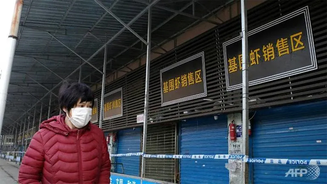 Chợ hải sản ở Vũ Hán, nơi được cho là nguồn gốc của dịch bệnh, đã đóng cửa.