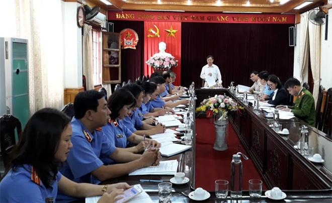 Đồng chí Nguyễn Văn Lịch - Ủy viên Ban Thường vụ, Trưởng ban Nội chính Tỉnh ủy phát biểu trong cuộc giám sát chuyên đề đối với Ban Cán sự Đảng, lãnh đạo Viện Kiểm sát nhân dân tỉnh năm 2019.