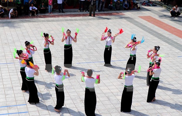 Xoe Thai dance is performed by Thai ethnic minority people in Van Chan district, Yen Bai province.