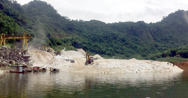 Điểm khai thác khoáng sản tại xã An Phú, huyện Lục Yên.