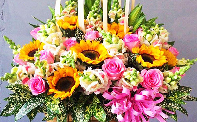 Tiết kiệm tặng hoa cho người thân không còn là vấn đề. Những hình ảnh độc đáo về tiết kiệm tặng hoa tại đây sẽ giúp bạn chọn được những bông hoa tuyệt đẹp với giá cả phải chăng.