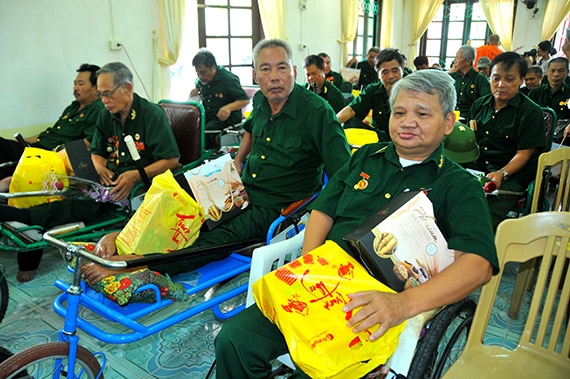 Nhân dịp tết cổ truyền dân tộc, hàng năm Chủ tịch nước đều có quà tặng một số đối tượng có công với cách mạng