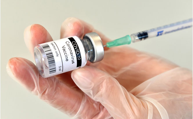 Các nhà khoa học vẫn đang tiếp tục đánh giá ảnh hưởng của biến thể mới đối với vắc xin ngừa Covid-19.