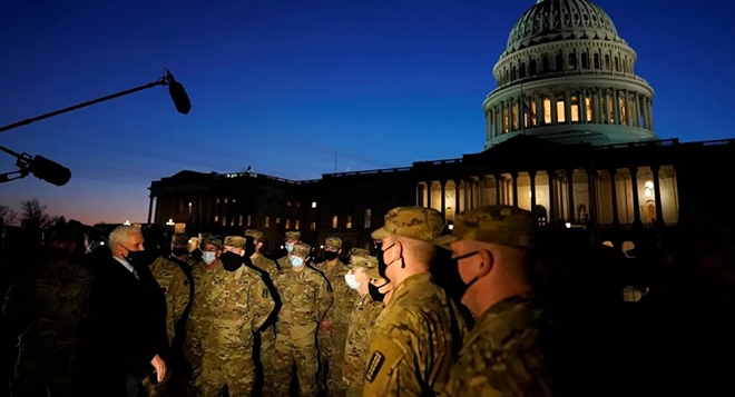 Lực lượng chức năng được huy động bên ngoài Tòa nhà Capitol ở thủ đô Washington DC của Mỹ.