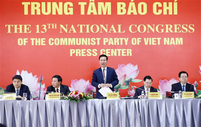 Trưởng Ban Tuyên giáo Trung ương Võ Văn Thưởng chủ trì họp báo Đại hội XIII của Đảng.