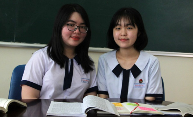 Đôi bạn thân học giỏi Minh Phương (bên phải) và Minh Dung
