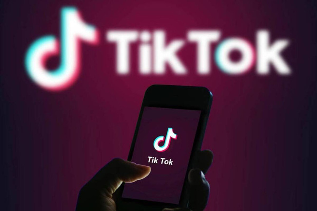 Biểu tượng ứng dụng TikTok trên màn hình điện thoại.