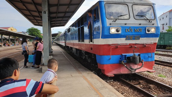 Tạm ngừng chạy đôi tàu SP3/SP4 Hà Nội – Lào Cai