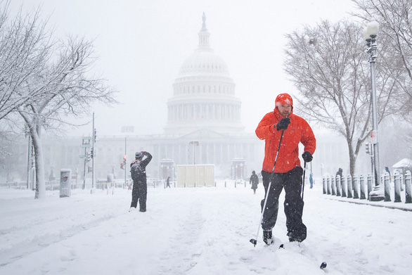 Khi trời cho ta tuyết thì hãy làm người tuyết, ảnh chụp tại thủ đô Washington ngày 3/1.