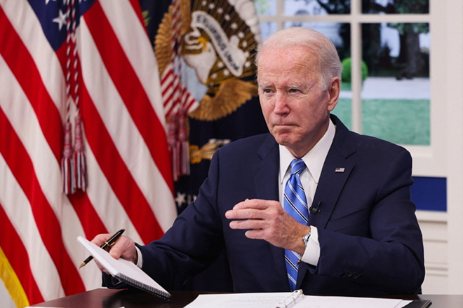 Ông Biden trong cuộc họp trực tuyến với các thống đốc Mỹ tại Nhà Trắng hôm 27/12.