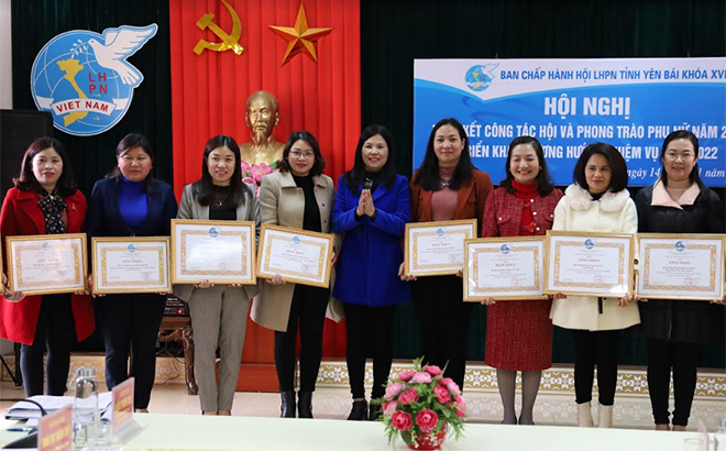 Các tập thể được nhận Bằng khen của Trung ương Hội Liên hiệp Phụ nữ Việt Nam.