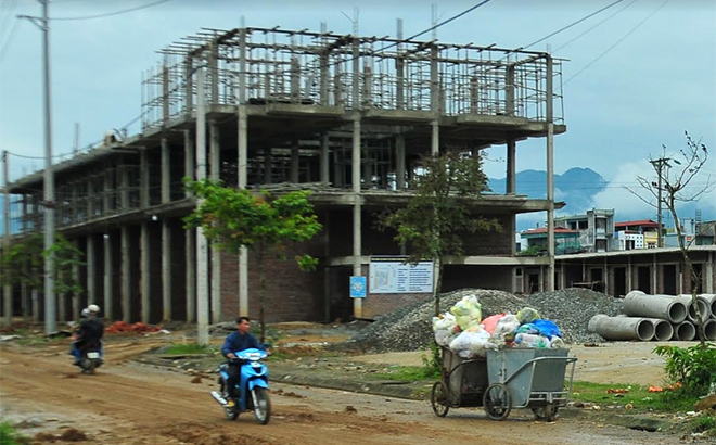 Công trình chợ Mường Lò khu C đang được triển khai đầu tư xây dựng.