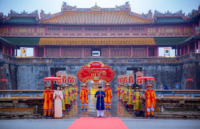 Phó Chủ tịch Thường trực Ủy ban nhân dân tỉnh Nguyễn Thanh Bình công bố chương trình Festival Huế 2023.