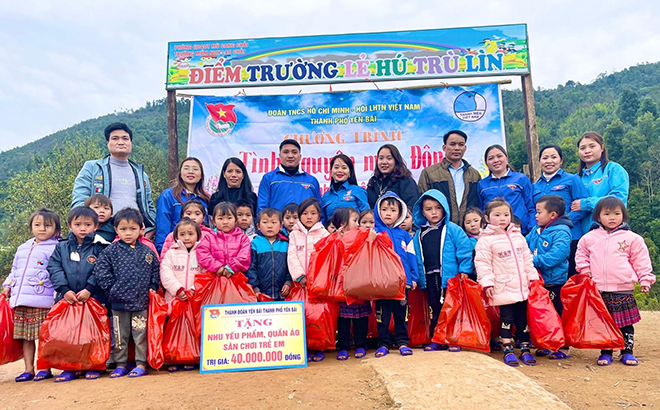 Thành đoàn Yên Bái phối hợp tổ chức Chương trình “Tình nguyện mùa đông” với nhiều hoạt động ý nghĩa, thiết thực tại huyện Mù Cang Chải.