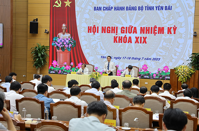 Hội nghị giữa nhiệm kỳ Đảng bộ tỉnh Yên Bái khóa XIX đánh giá: chúng ta đã phát huy tối đa tiềm năng, lợi thế, vượt qua mọi khó khăn, thách thức, 