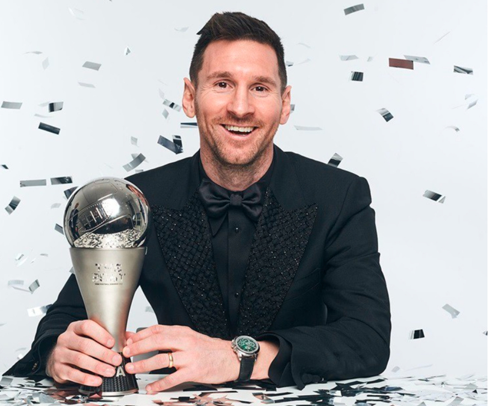 Messi lần thứ ba giành FIFA The Best.