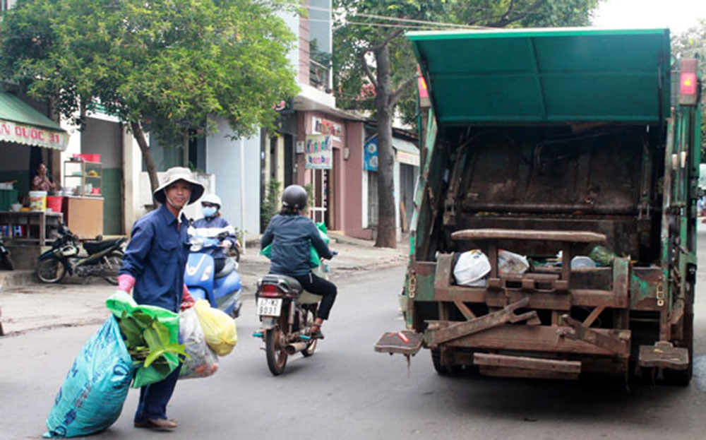 Thành phố Yên Bái sẽ phân loại tại nguồn và thu gom, vận chuyển, xử lý chất thải sinh hoạt sau phân loại từ ngày 20/1/2023.