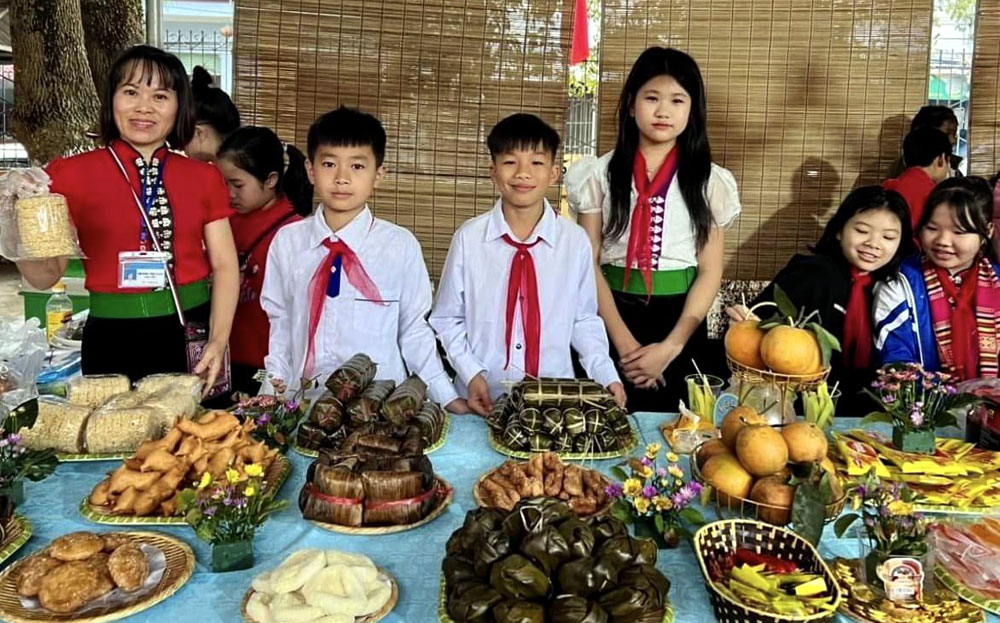 Hoạt động trải nghiệm vui xuân tại Trường Trung học cơ sở Hạnh Sơn, thị xã Nghĩa Lộ. 
