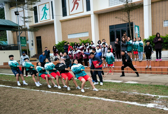 Các vận động viên thi đấu môn kéo co tại Hội khỏe Phù Đổng tỉnh Yên Bái lần thứ XI, năm 2024.