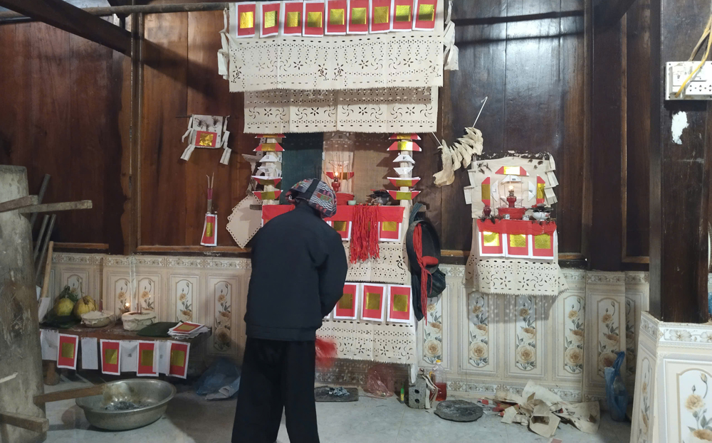 Hmong Tet Altar
