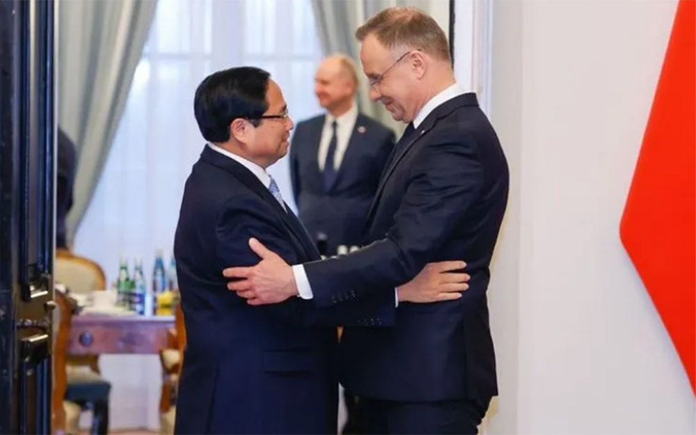 Tổng thống Ba Lan Andrzej Duda đánh giá cao chuyến thăm chính thức của Thủ tướng Chính phủ Phạm Minh Chính; khẳng định Ba Lan luôn coi Việt Nam là đối tác quan trọng nhất ở khu vực Đông Nam Á và mong muốn phát triển quan hệ hợp tác với Việt Nam trên tất cả lĩnh vực.