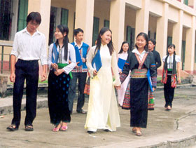 Học sinh Trường THPT thị xã Nghĩa Lộ. (Ảnh: Hoàng Nhâm)